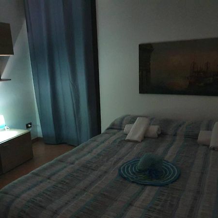 Al Cortile Di Maqueda Apartment Palermo Luaran gambar