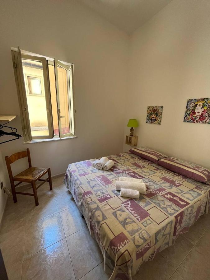 Al Cortile Di Maqueda Apartment Palermo Luaran gambar