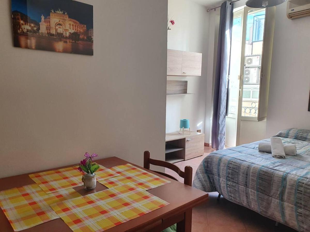 Al Cortile Di Maqueda Apartment Palermo Luaran gambar