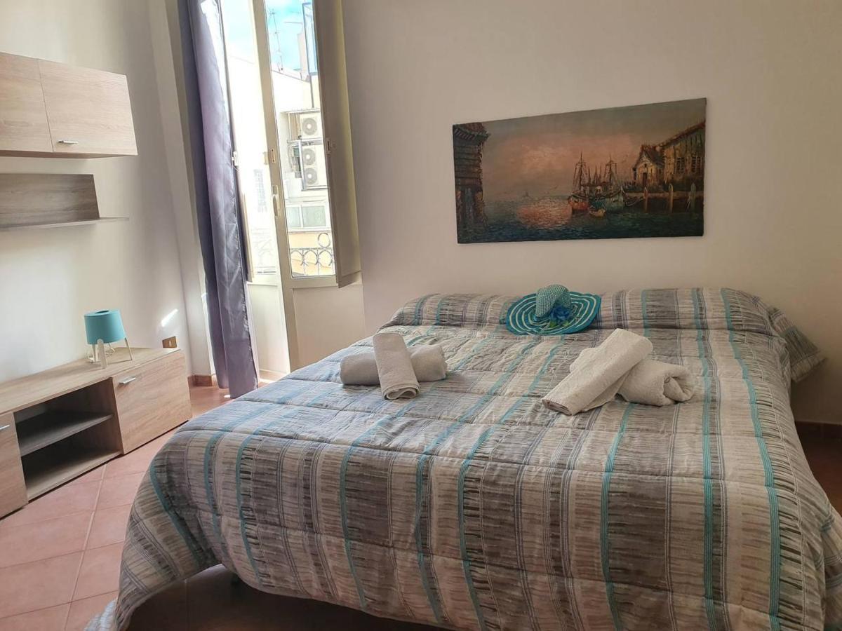 Al Cortile Di Maqueda Apartment Palermo Luaran gambar