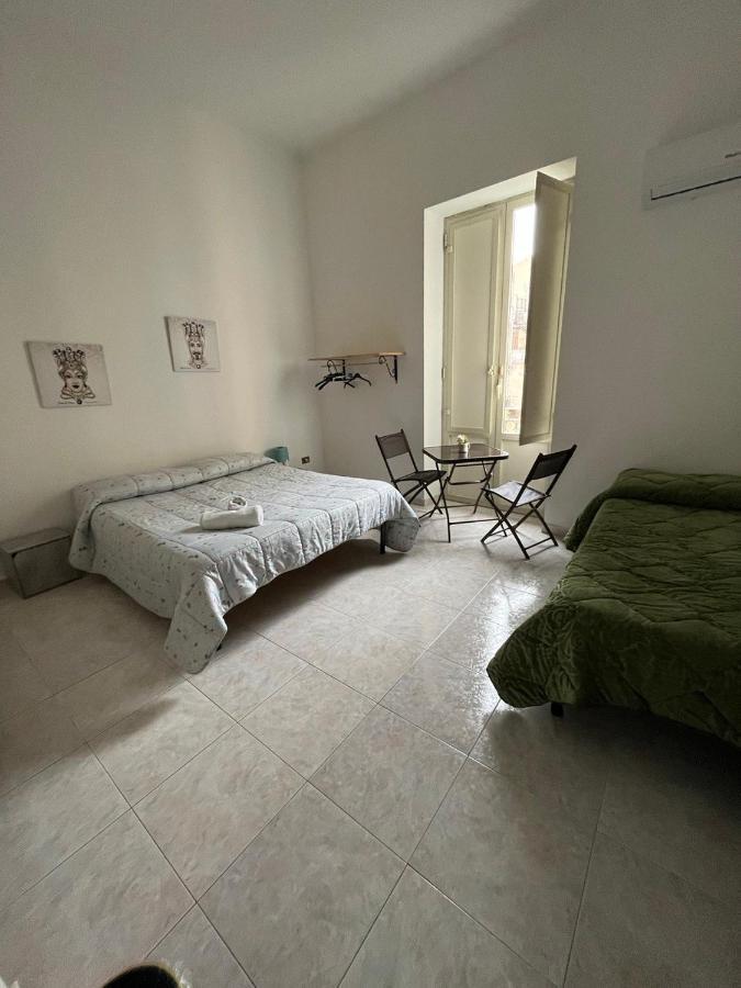 Al Cortile Di Maqueda Apartment Palermo Luaran gambar