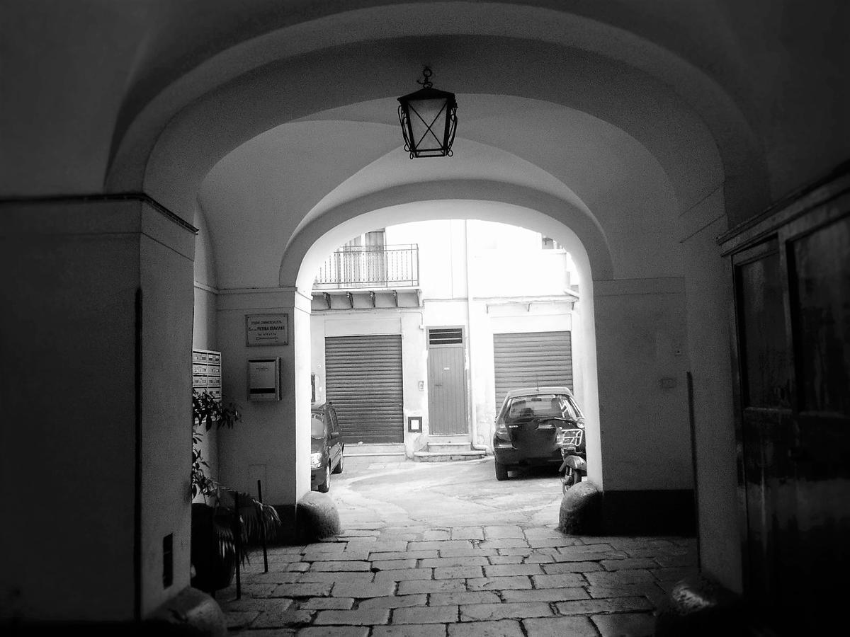 Al Cortile Di Maqueda Apartment Palermo Luaran gambar