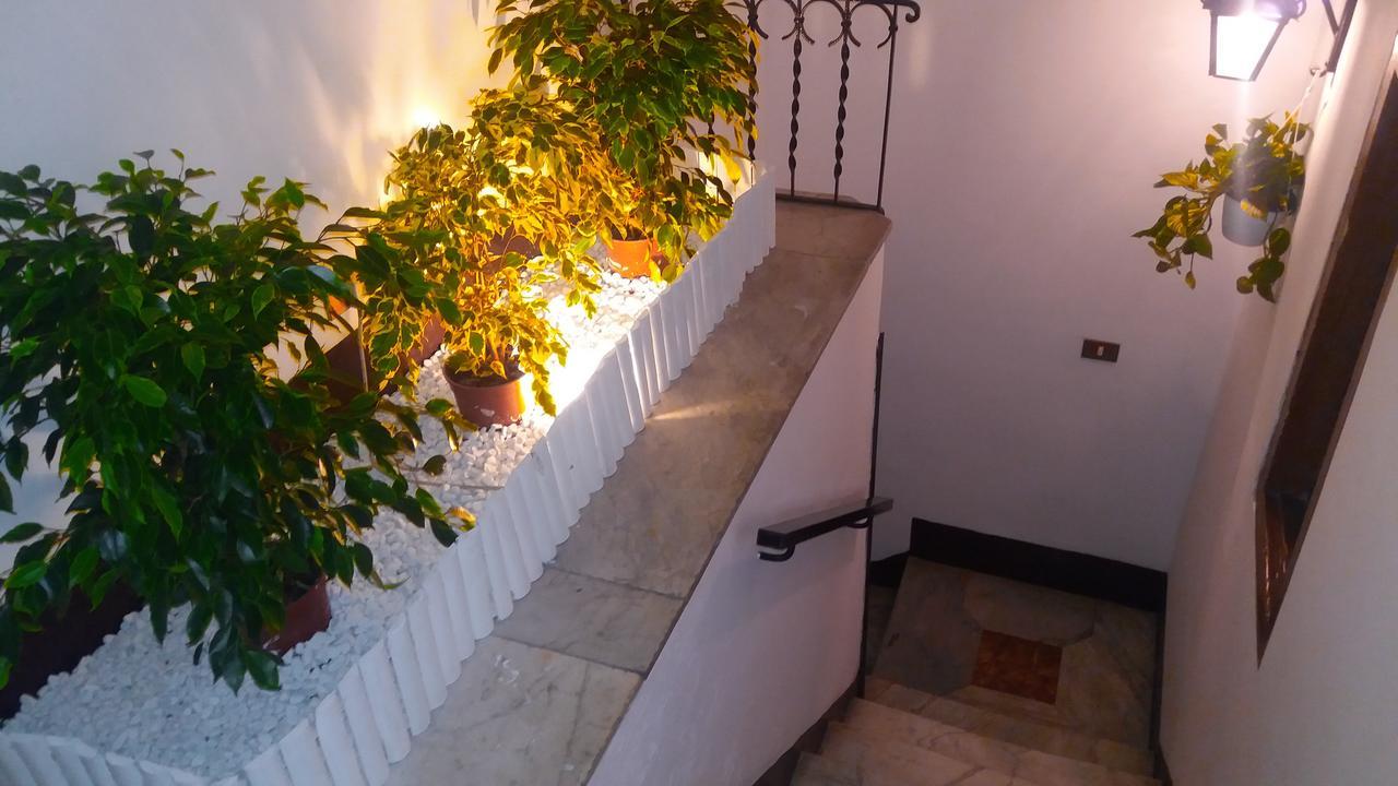 Al Cortile Di Maqueda Apartment Palermo Luaran gambar