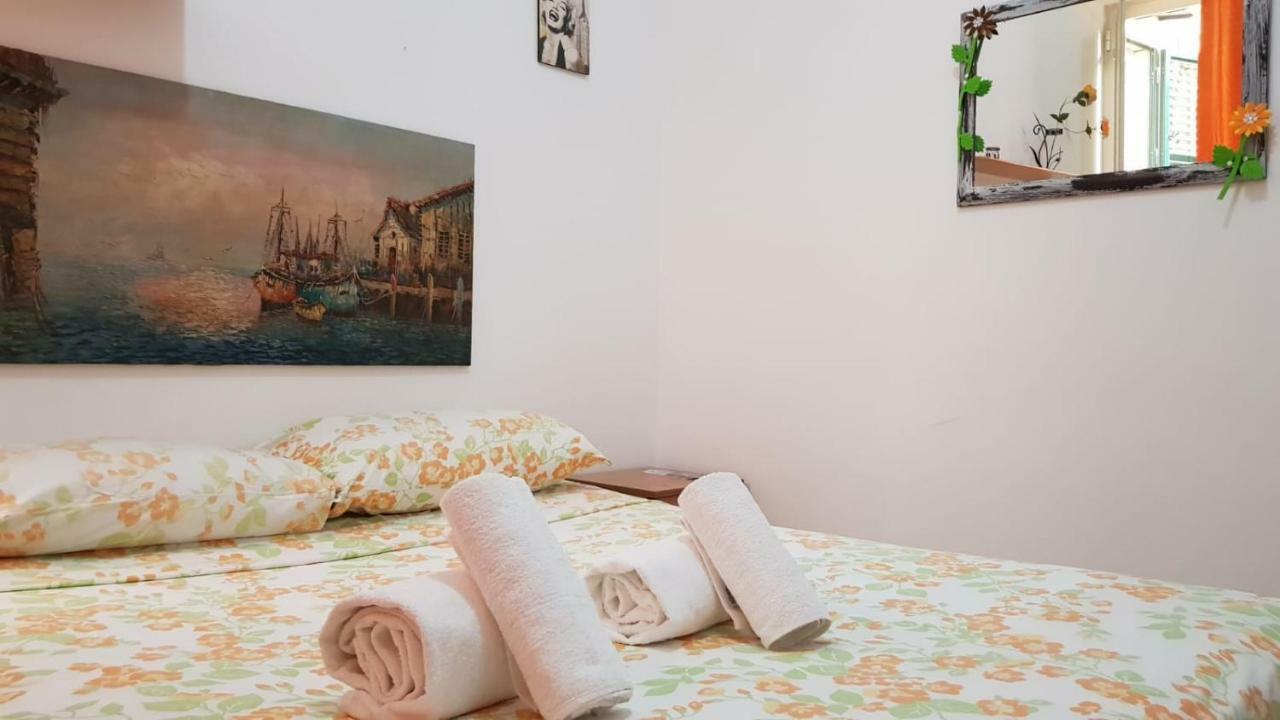 Al Cortile Di Maqueda Apartment Palermo Luaran gambar